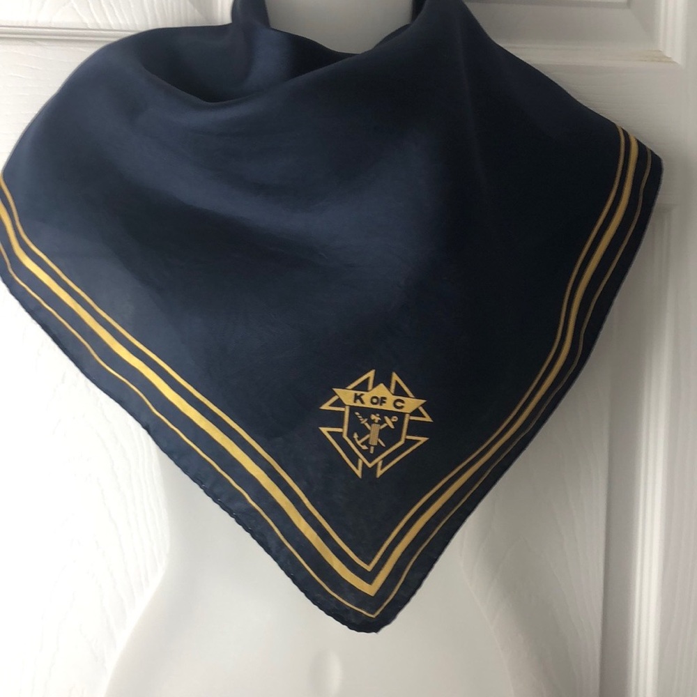 Knights of Columbus Silk Scarf VTG Reis of New Haven. VTG EC